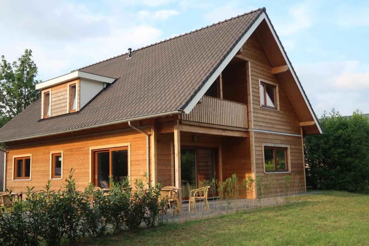 Familiehuis Klokkenweide Villa Loon op Zand Exterior photo